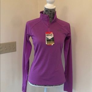 The North Face 1/4 zip pullover NWT